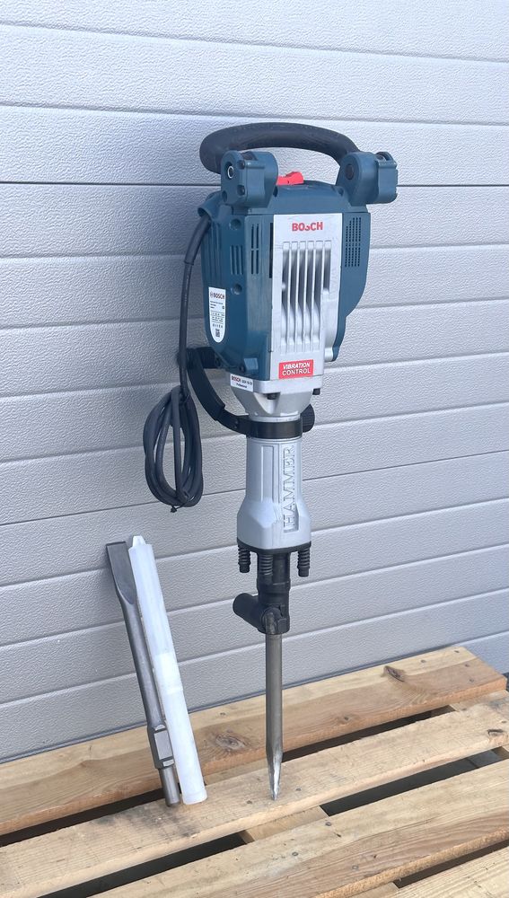 Къртач под наем BOSCH GSH 16-30