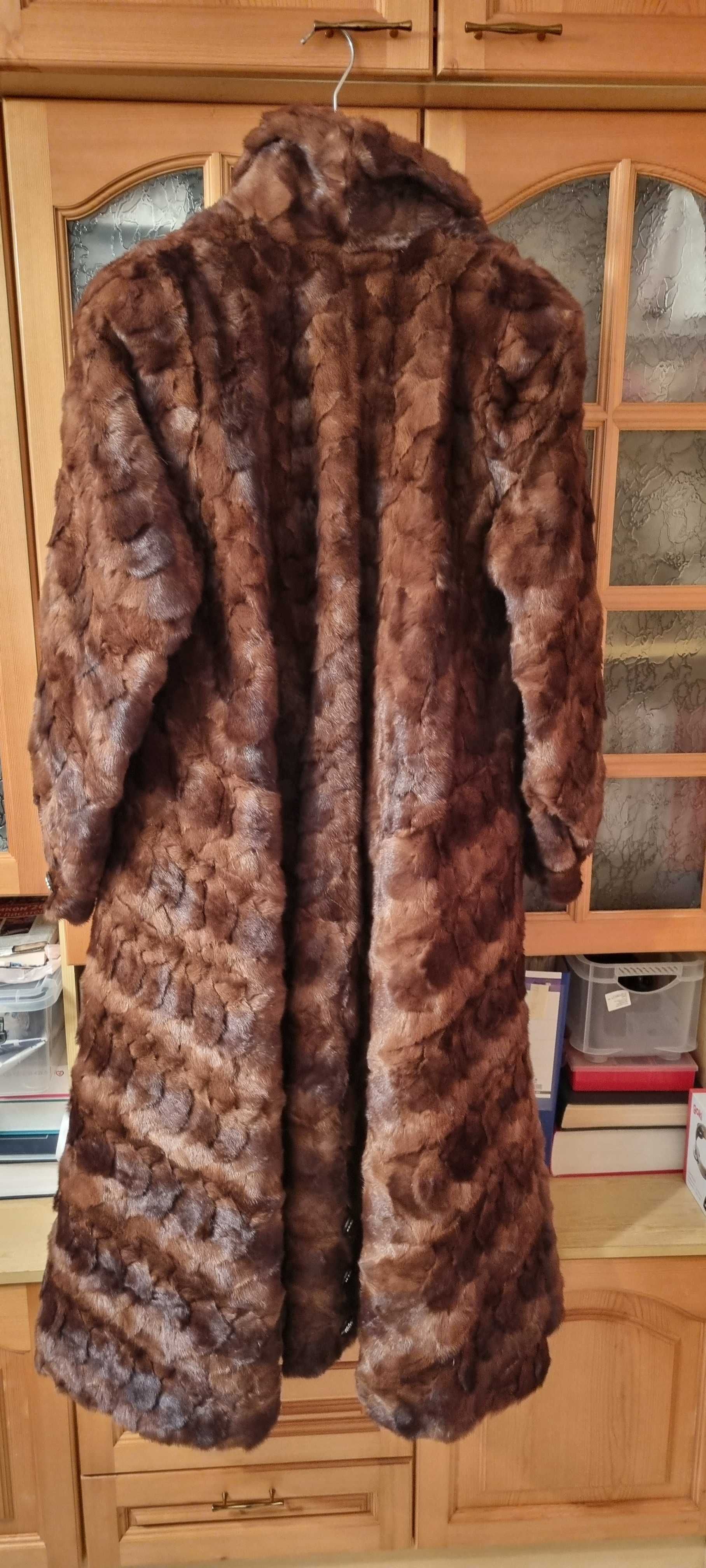 Дълго кожено палто от норка