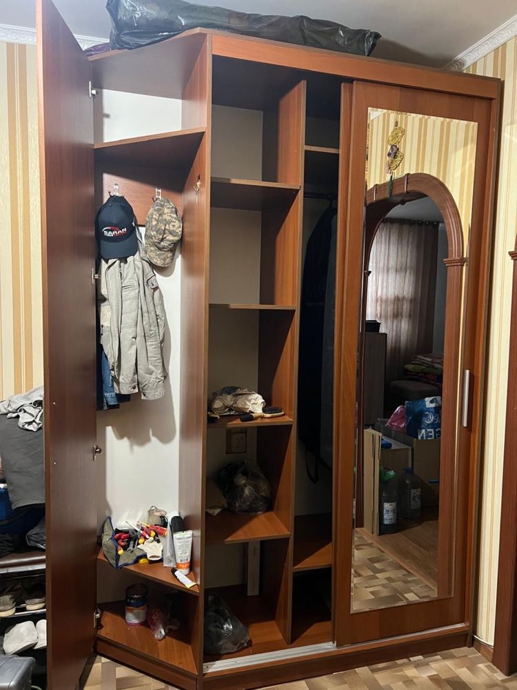 Шкаф для прихожей