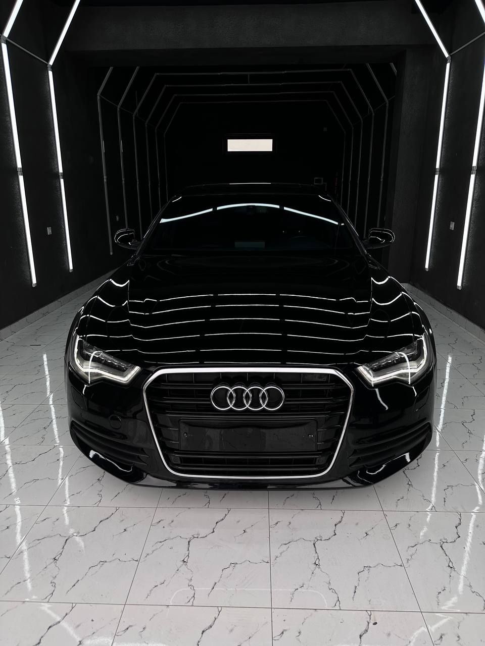 AUDI A6 qora 2,0 ТУРБО