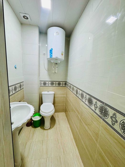 Buxoroda kvartira sotiladi 3 xonali 85m2 2-qavat.