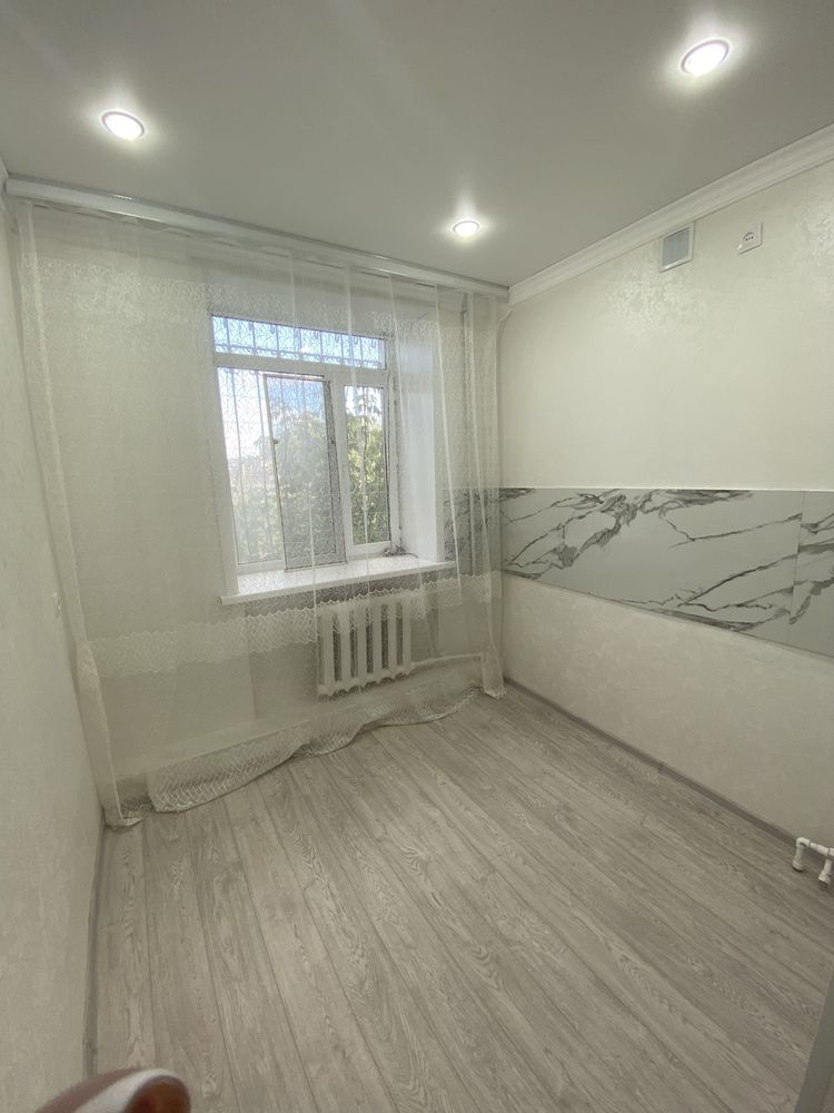 Продам 3 комнатную квартиру старого типа!
