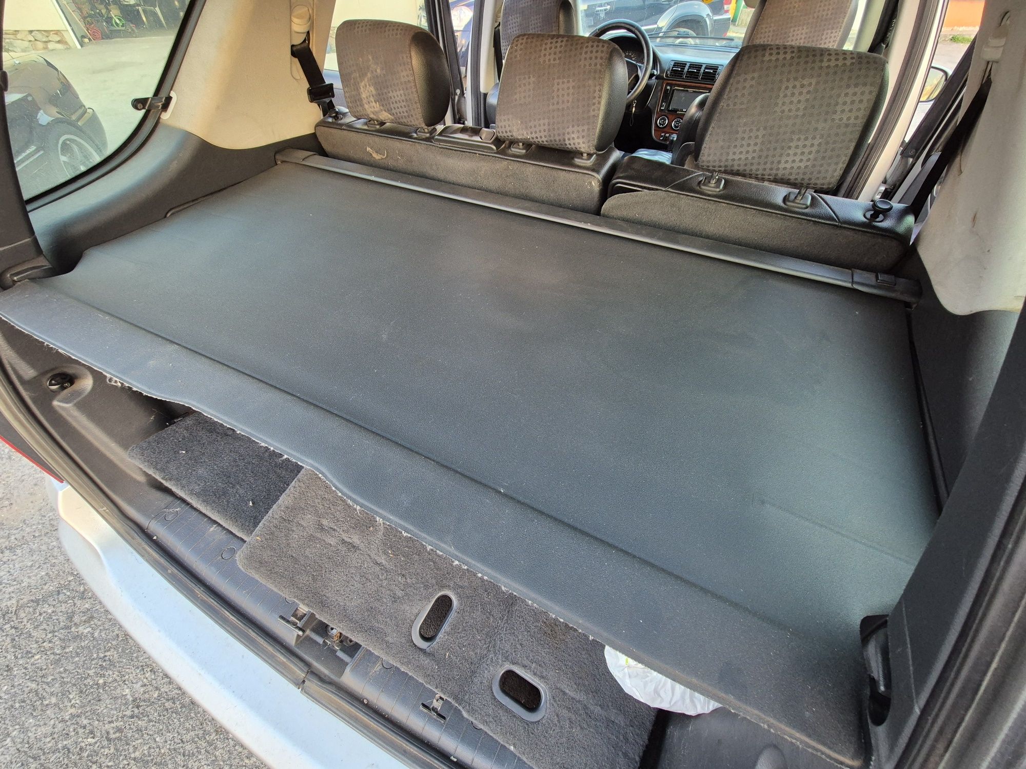 Щора багажник Мерцедес МЛ W163 черна Mercedes ML W163 задна