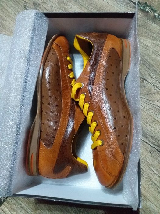 Vând pantofii bărbați originali piele nr 44