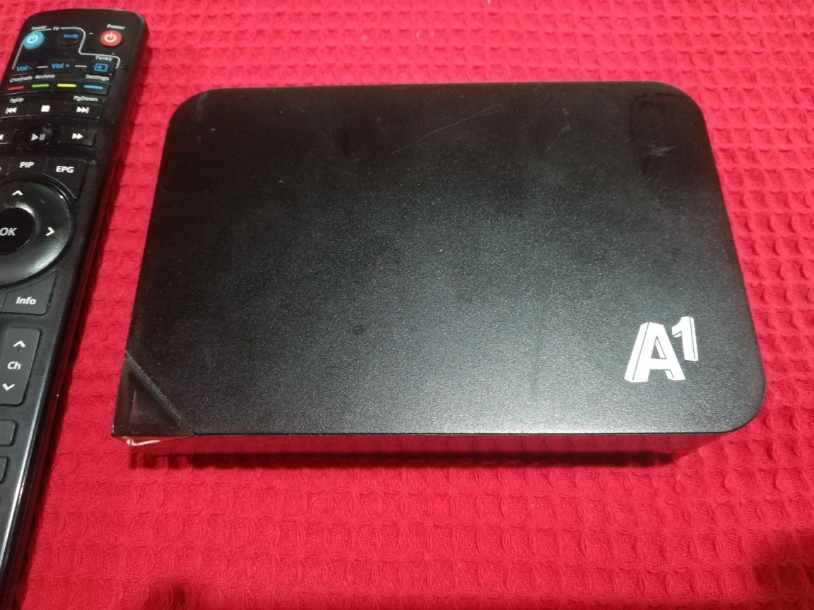 Tv box A1 декодер тв бокс телевизионна кутия за IP телевизия като нова