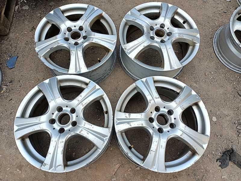 Продам оригинальные легкосплавные диски на Renault Laguna