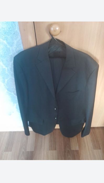 Продам мужской костюм