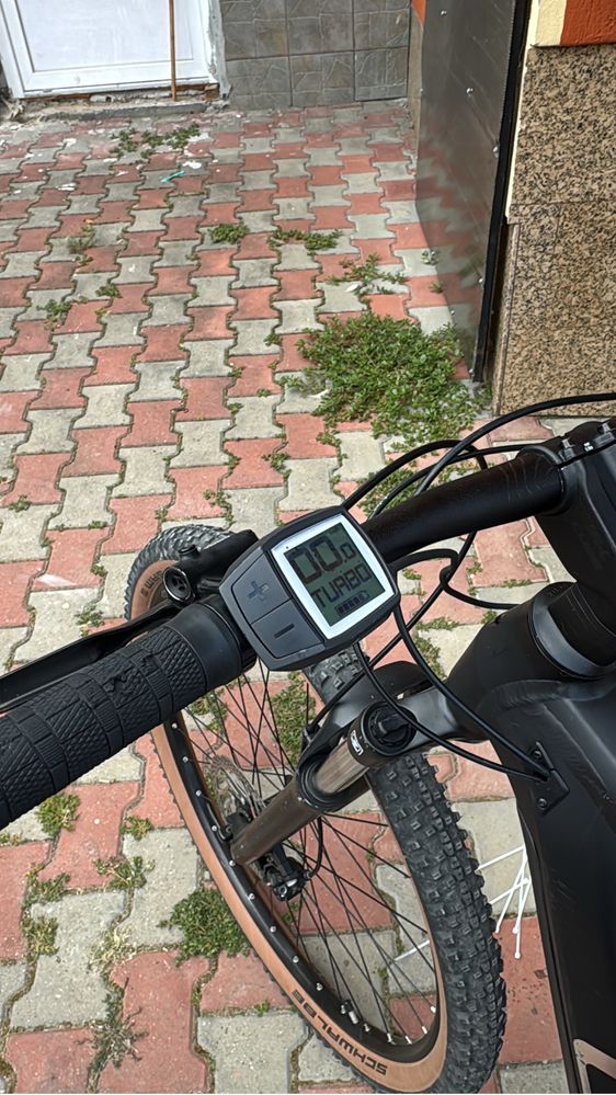 Bicicleta cube electrica