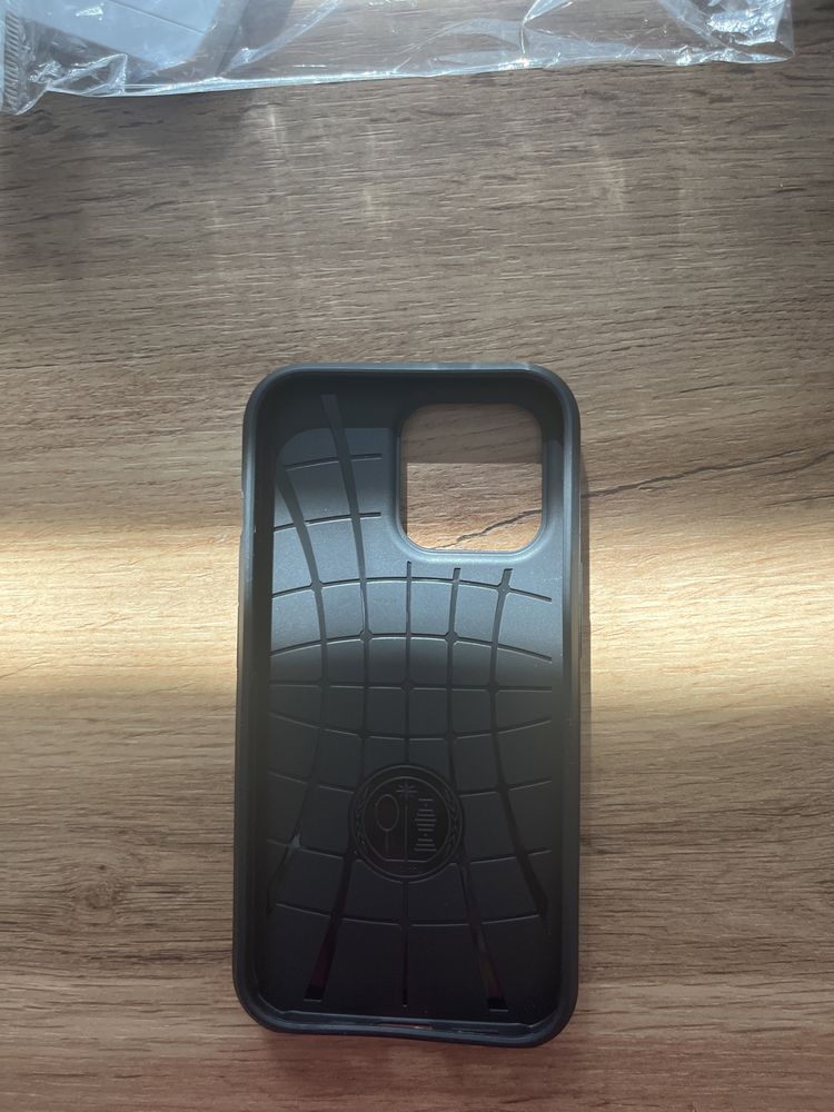 Кейс за iphone 13 pro с място за карти