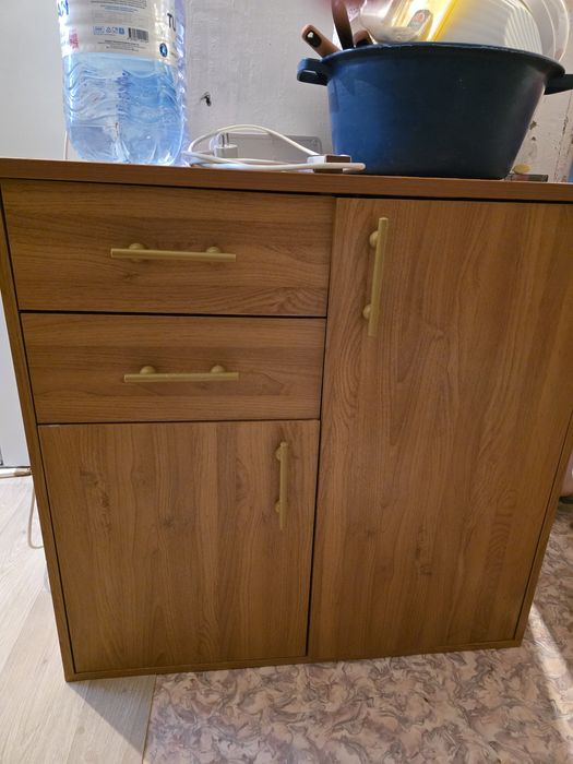 Продам  шкафчик за 8000