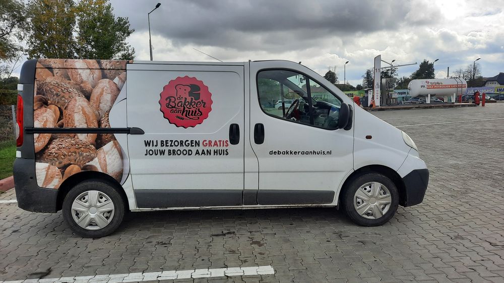 Vand sau schimb opel vivaro