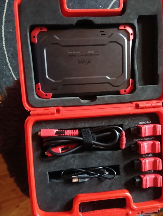 Vând tester auto Xtool X100pad