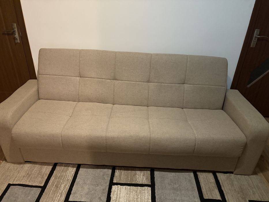 Vand canapea extensibila 3 locuri !! Urgent !