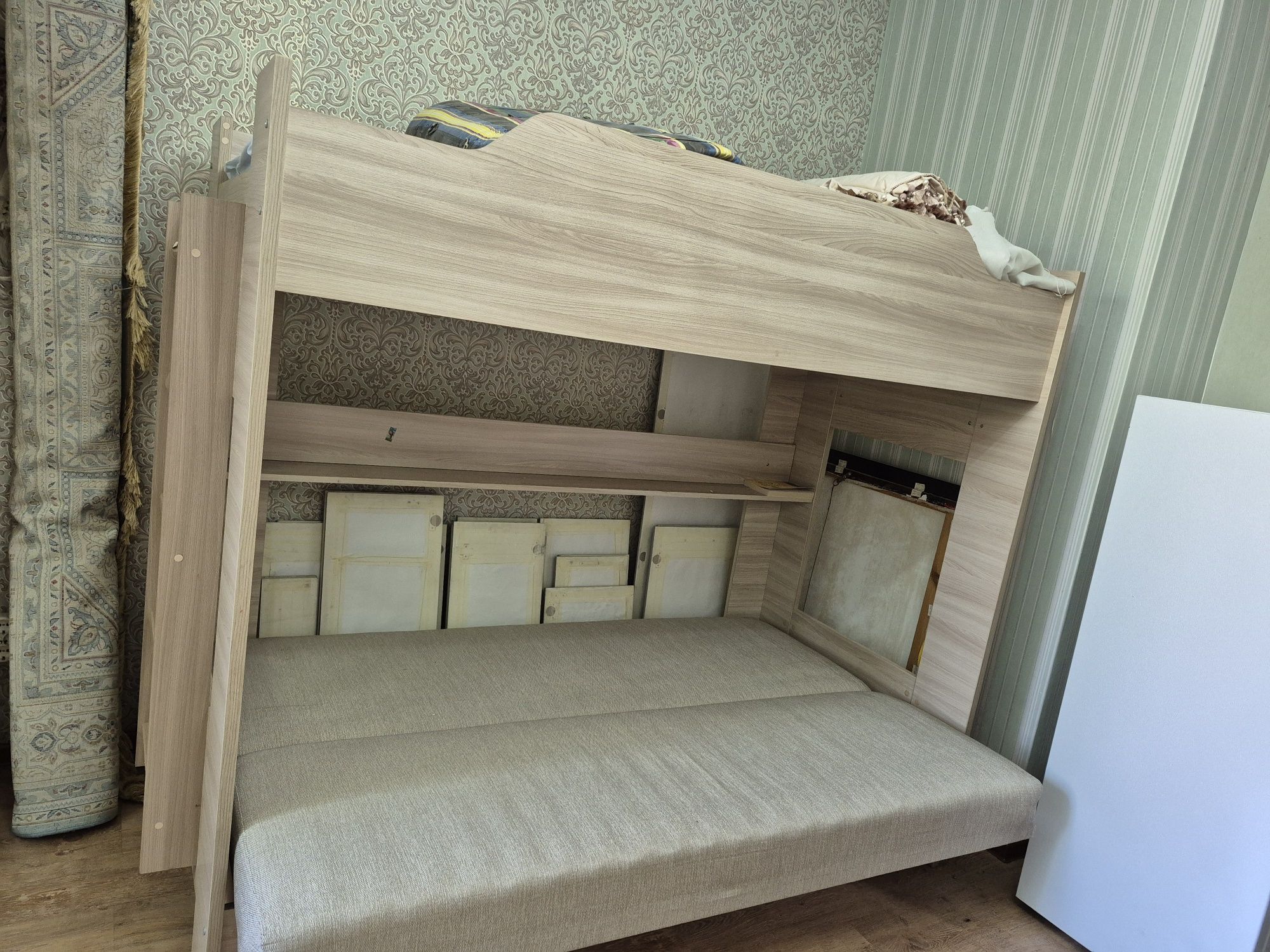 Продам кровать 2-ярусную, б/у