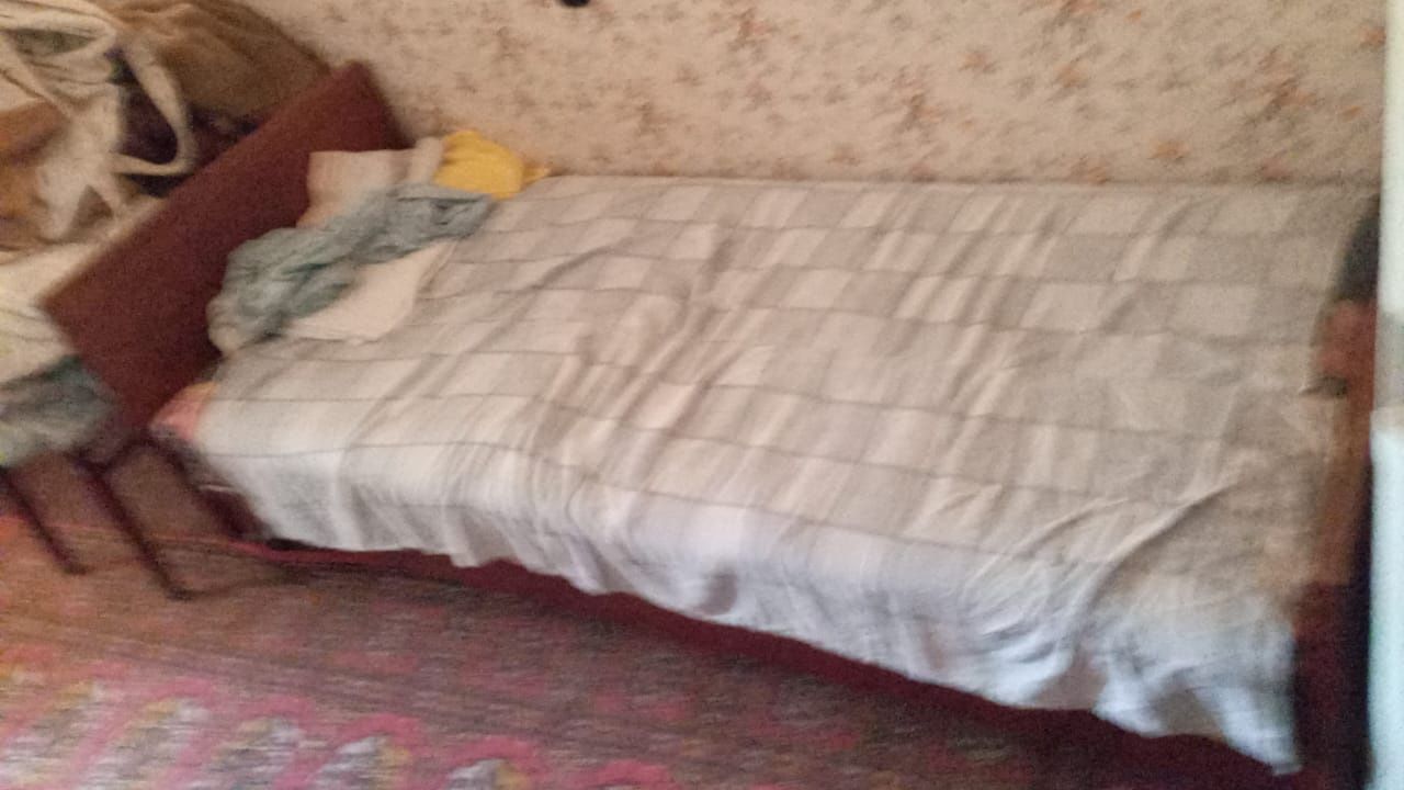 Мебель диван, два кресла, шкаф, кровать целые