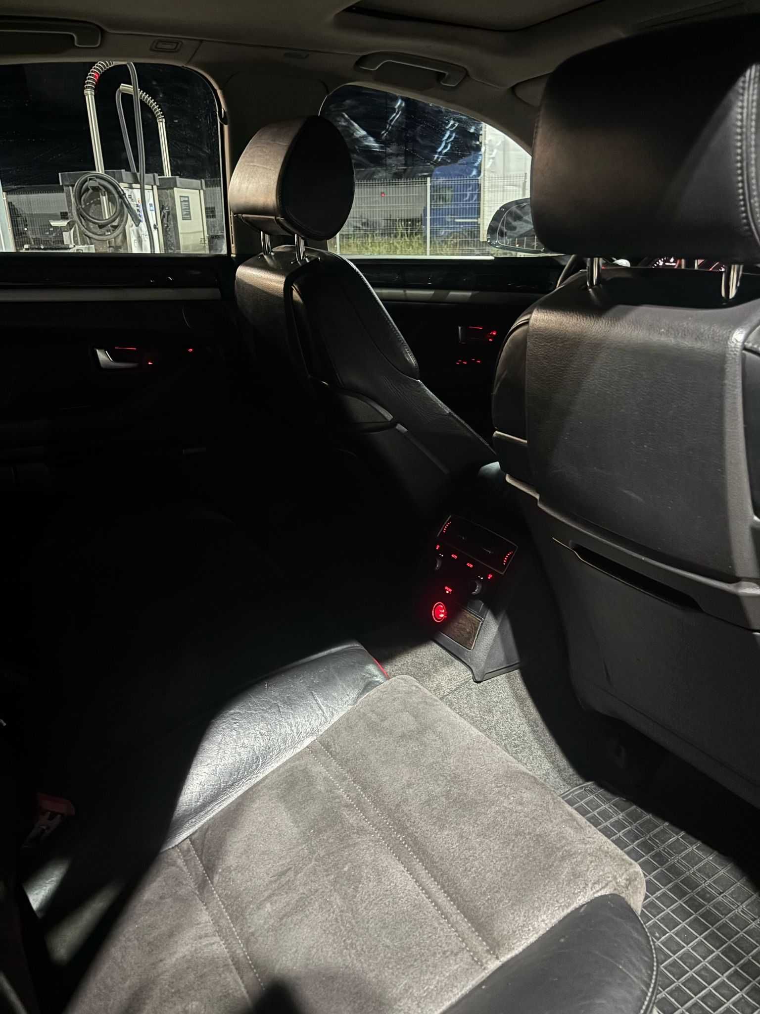 Vând   // Schimb Audi a8 facelift 4.2 diesel