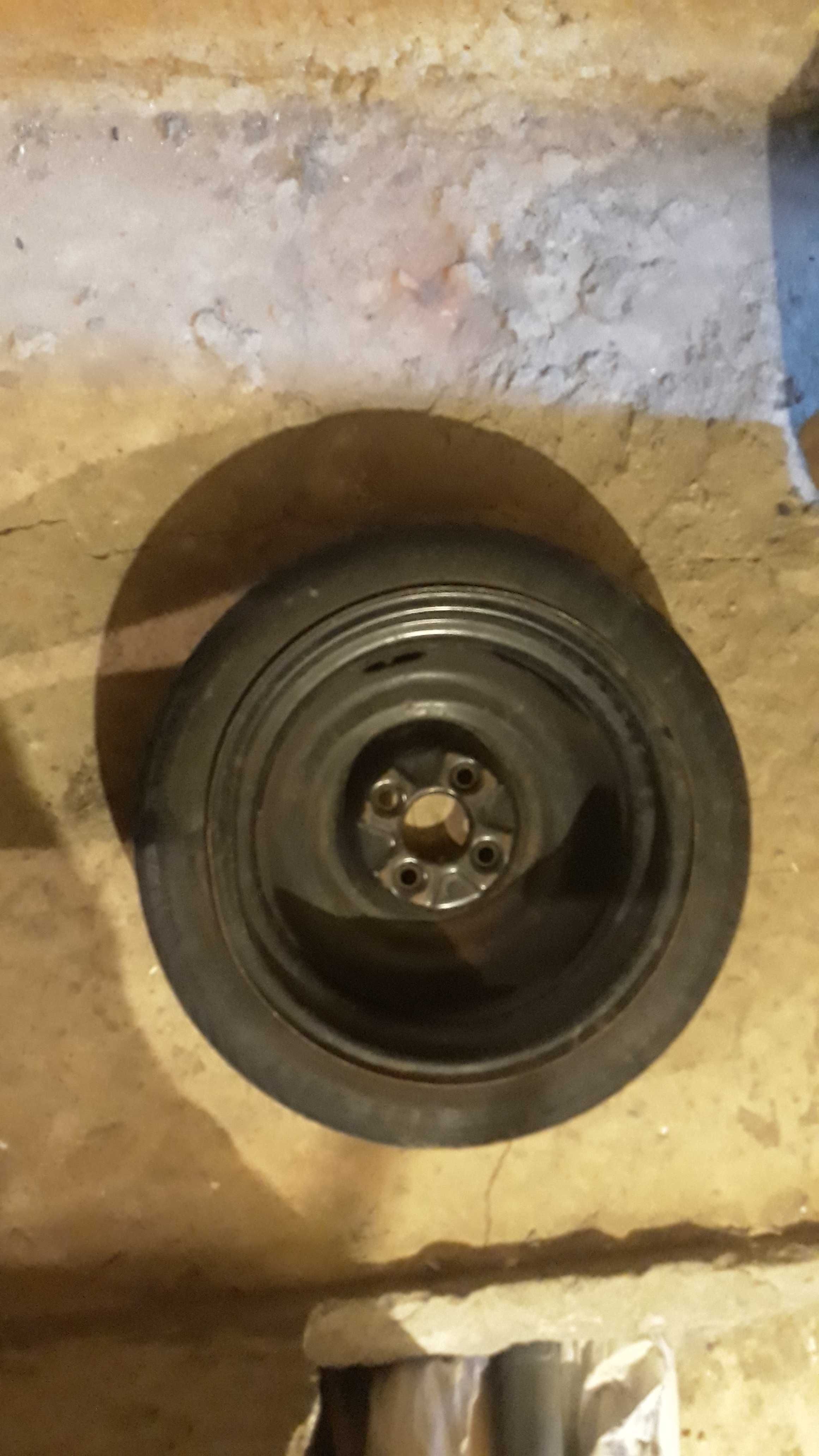 резервна гума с джанта R14, тип патерица за VW