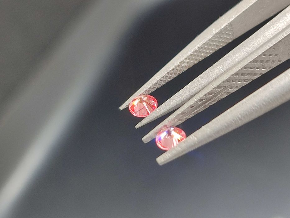 Розови Диаманти създадени в лабораторни условия