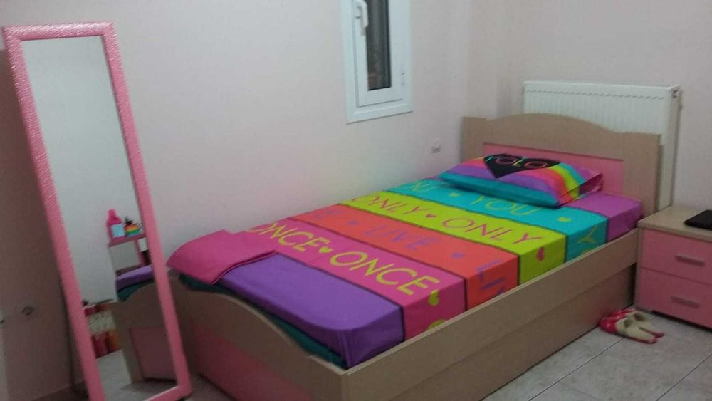 Легло за момиче,отлично състояние