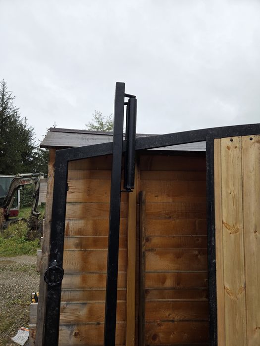 Poarta Imperiala culisanta sau batanta