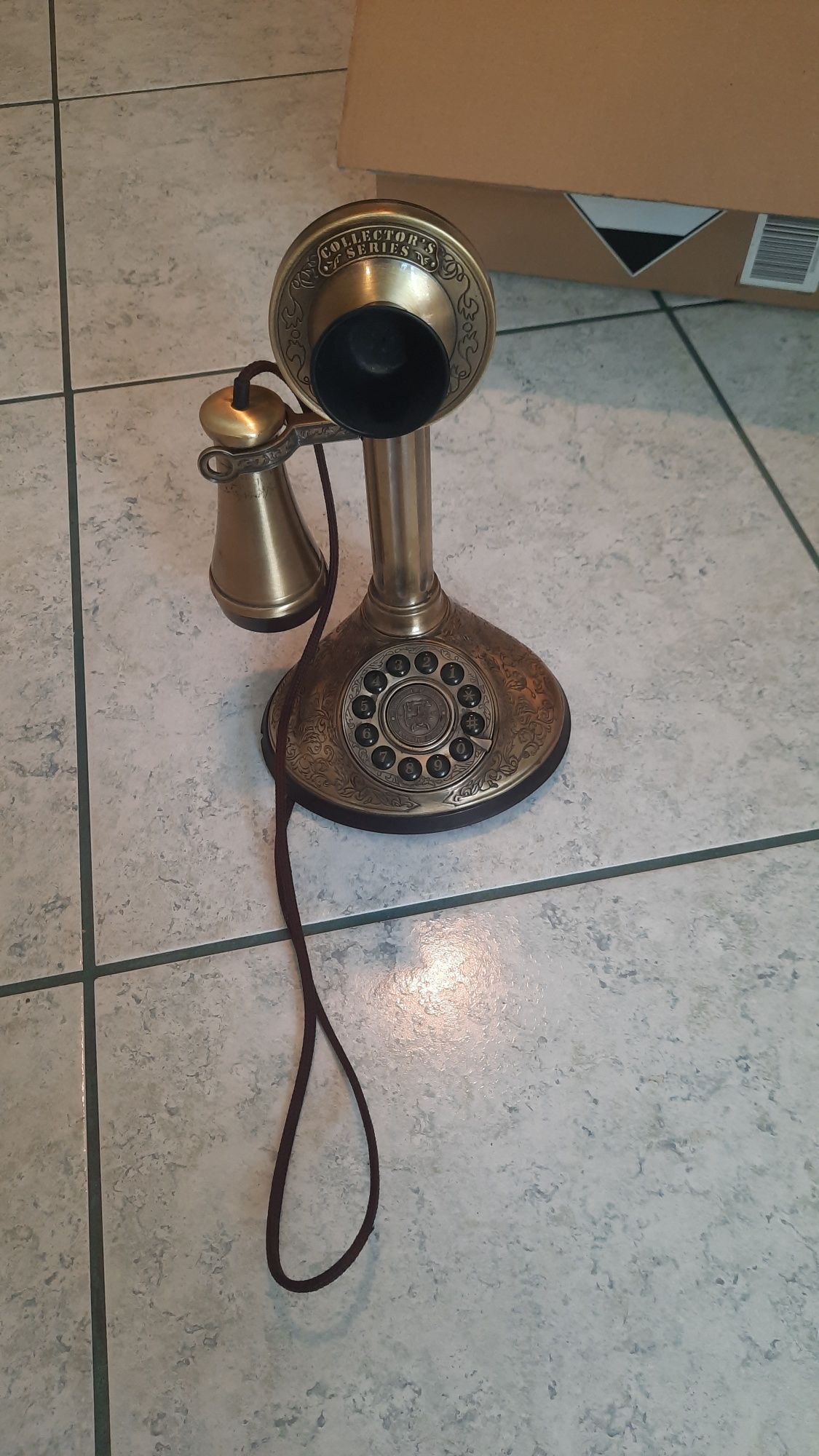 Telefon retro functional