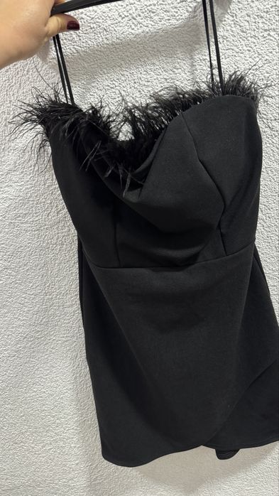 Официална рокля с пера