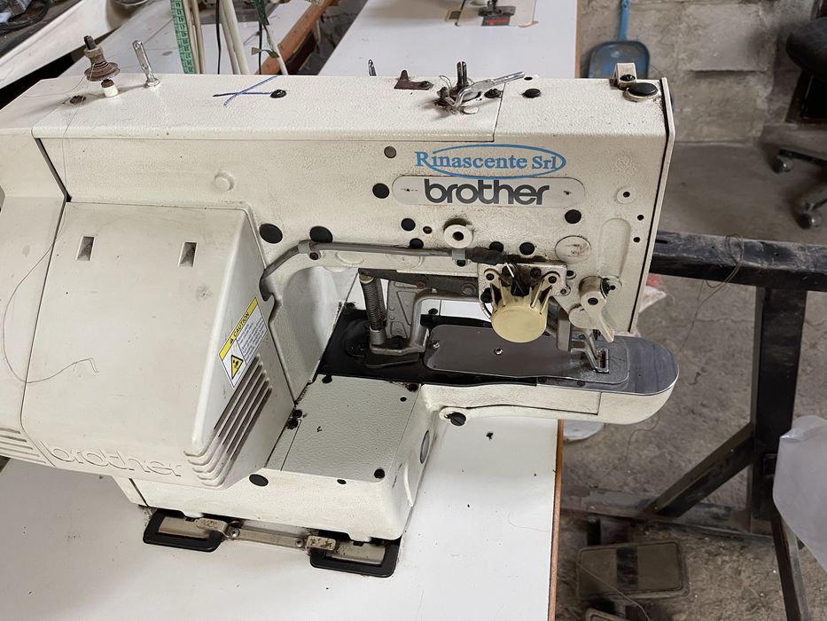 Vand masini de cusut ,de surfilat,masa de calcat profesionale trifazic