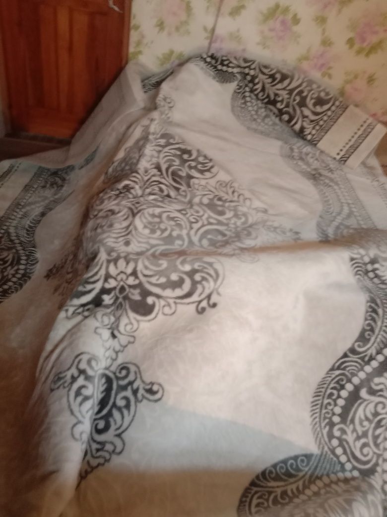 Продам ковер 250х0350