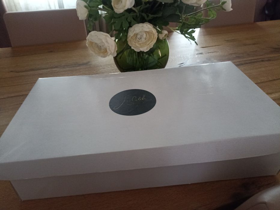 Vând cizme piele crem, ancolette ( Romania)