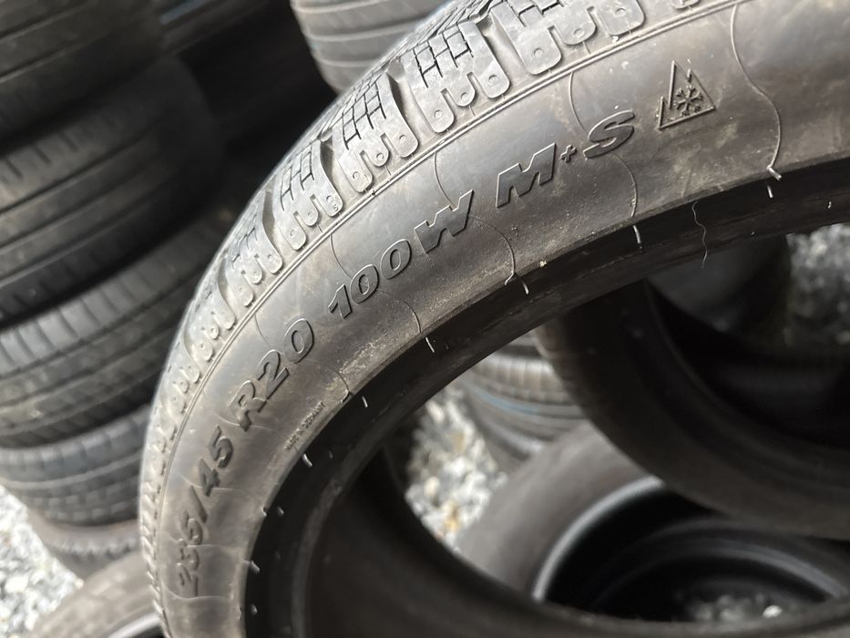 Anvelope de iarna 235/45 R20