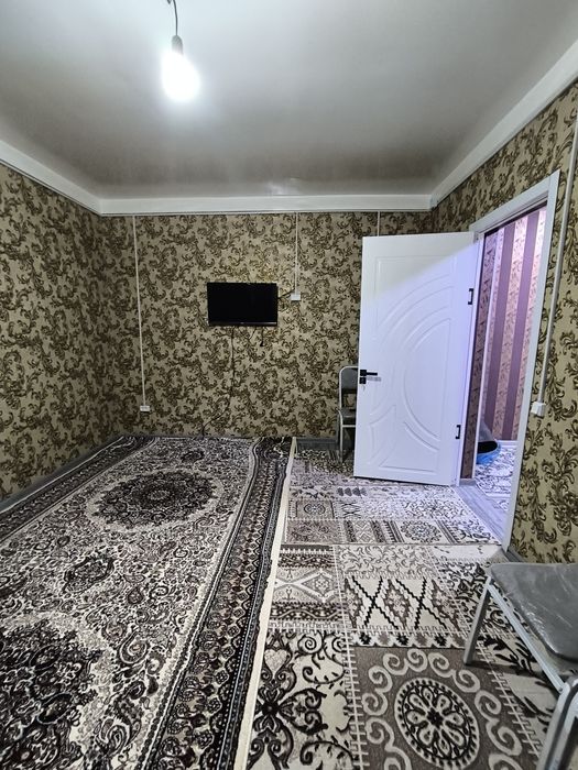 Сергели. 1 в 2х ком. На втором этаже. в деревянном доме. Ремонт