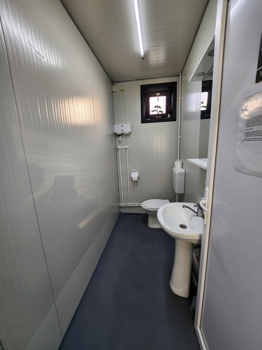 VÂND / Inchiriez HALĂ metalică demontabilă din PANOURI SANDWICH