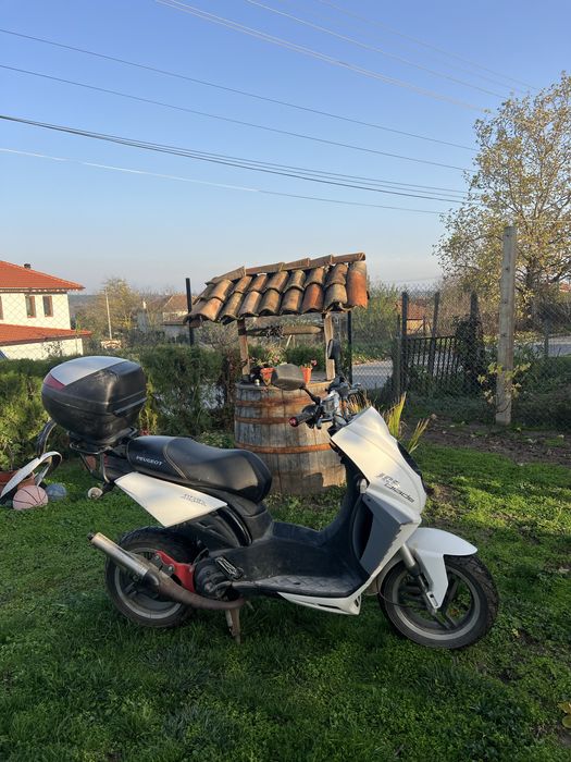 Продавам скутер PEUGEOT