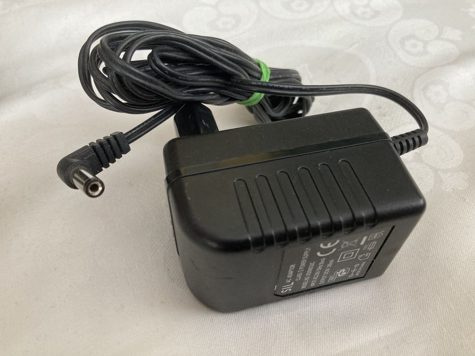 Alimentator 9v . Adaptor 9v . Transformator 9v