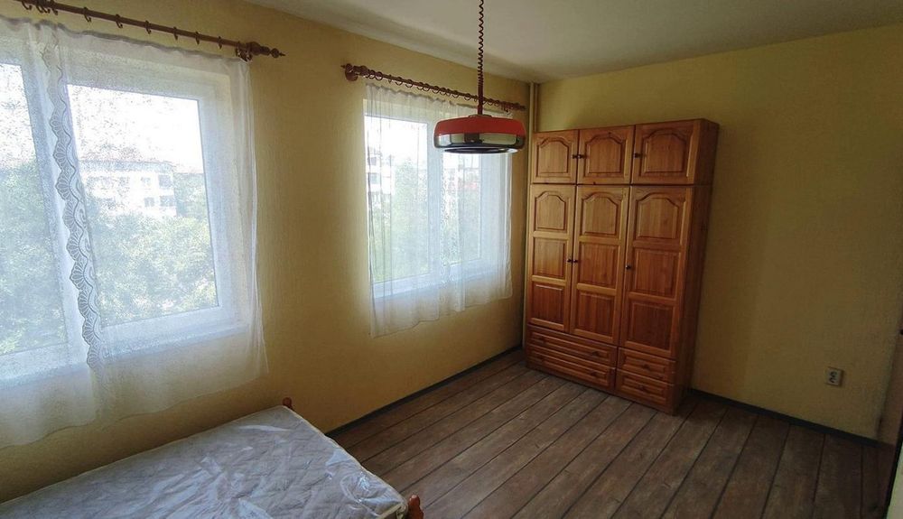 Дава се под наем Тристаен апартамент в Пловдив, Въстанически - 100 кв.м за 395 € - Снимка #3