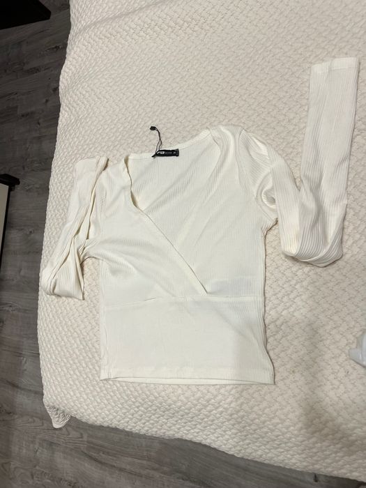 Блуза гол гръб bershka