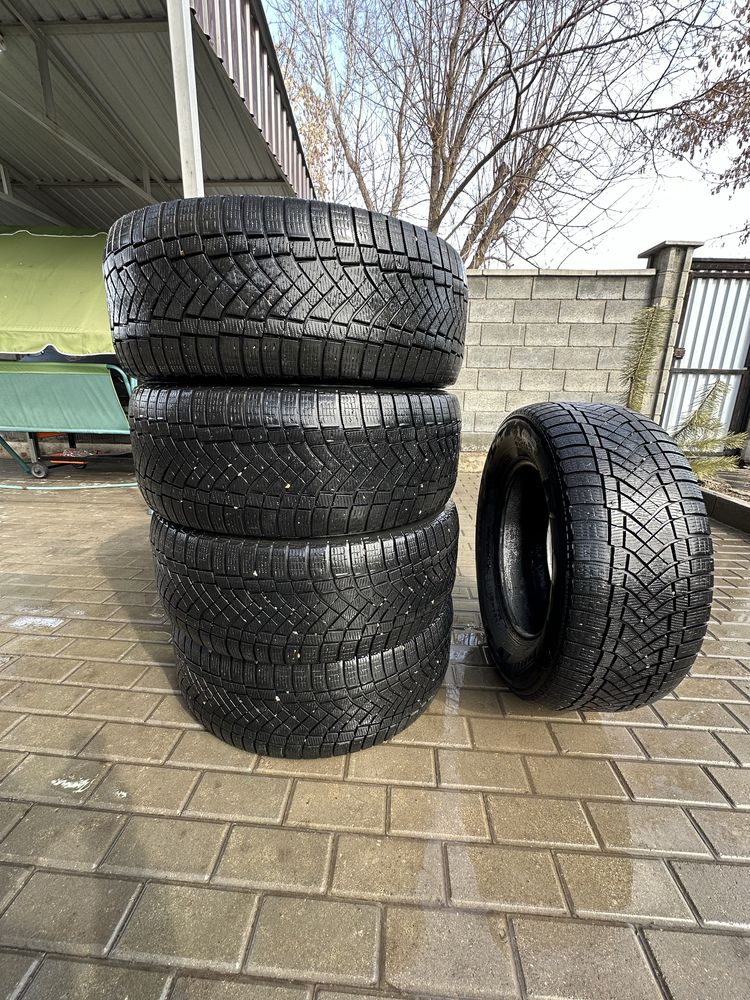 Комплект зимних шин
