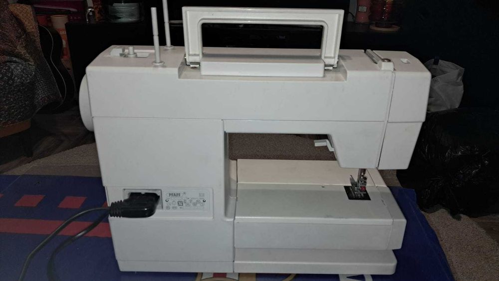 Mașină de cusut Pfaff varimatic 899