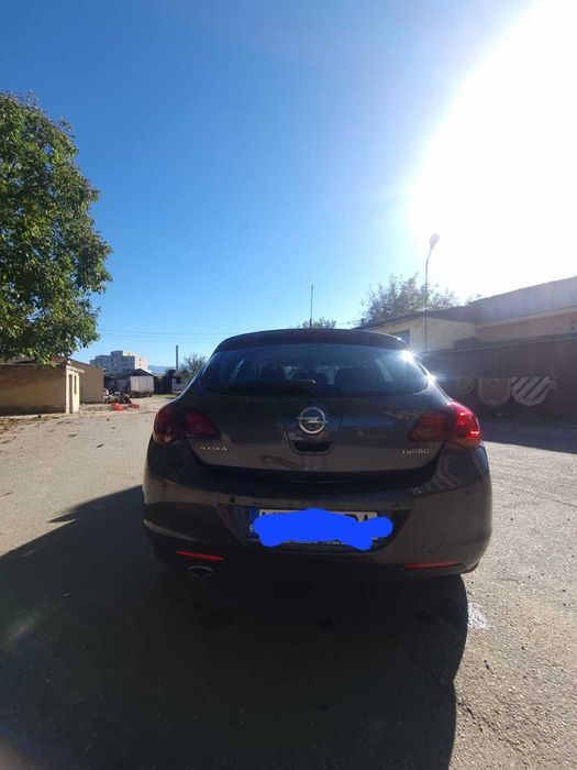 Opel Astra J 2010 1.3 Benzina