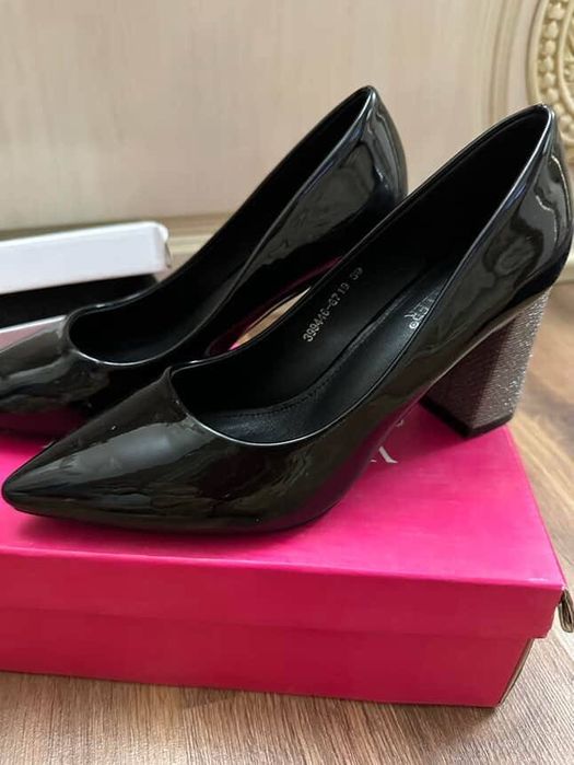 Женская обувь, туфли