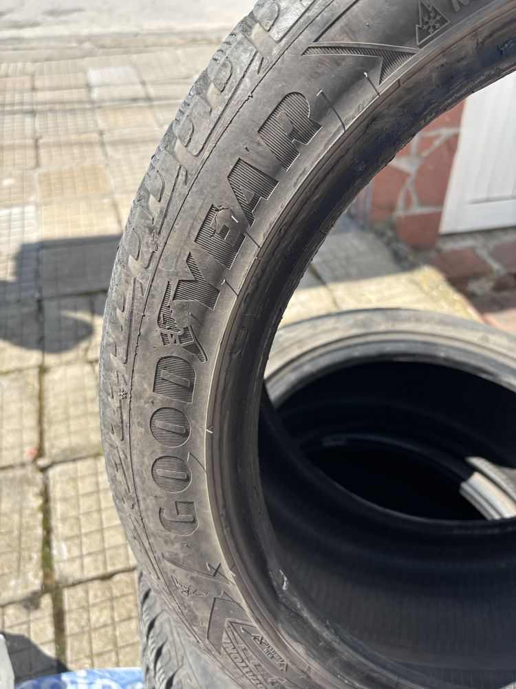 Гуми Googyear  Ultra grip235/45/18