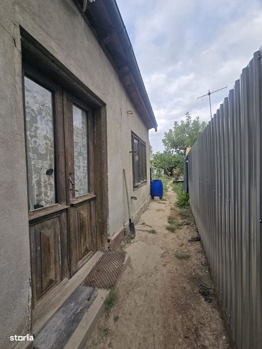 Teren cu casa demolabila zona Rosiori