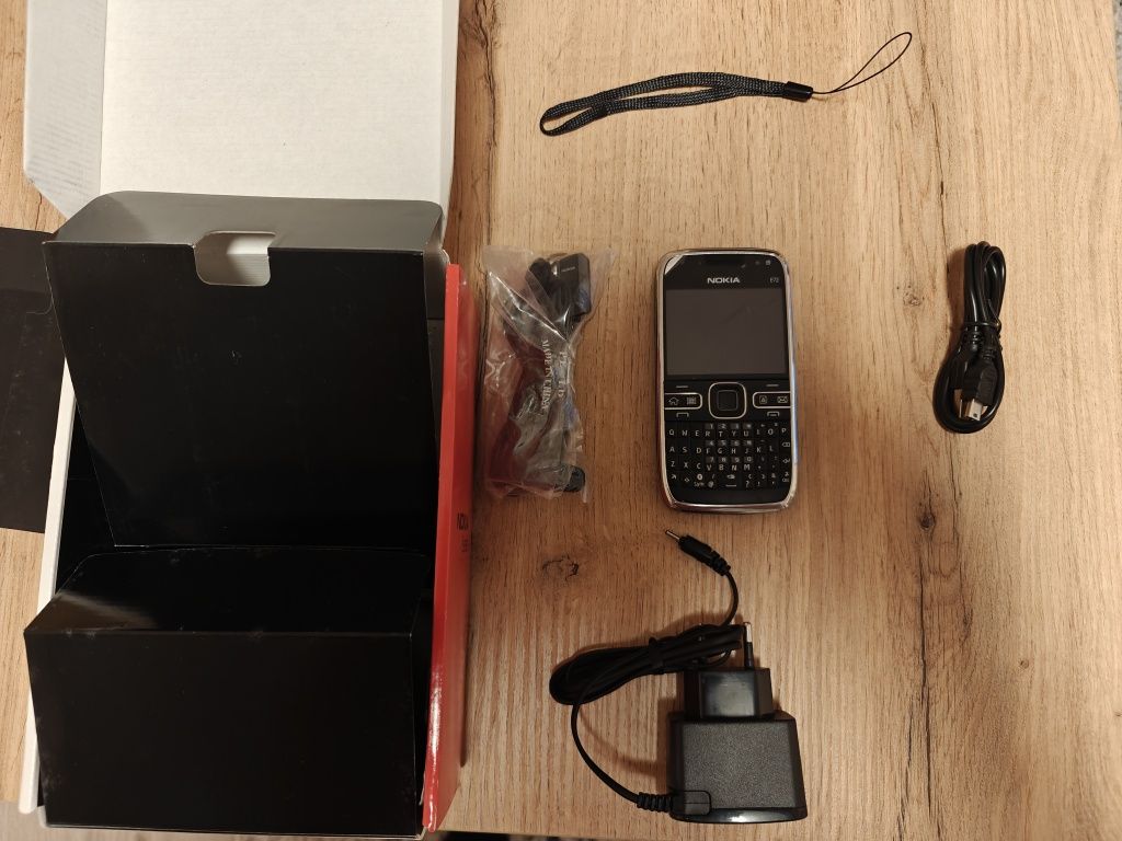 Nokia e72 чисто нов