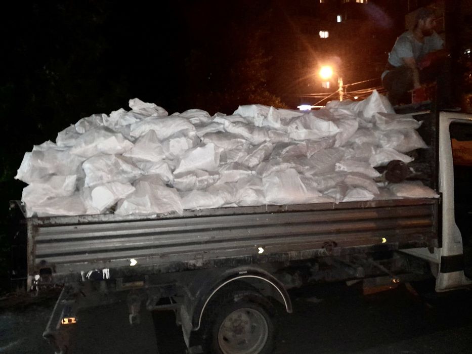 Transport moloz Evacuare moloz Debarasare apartamente Evacuare mobila