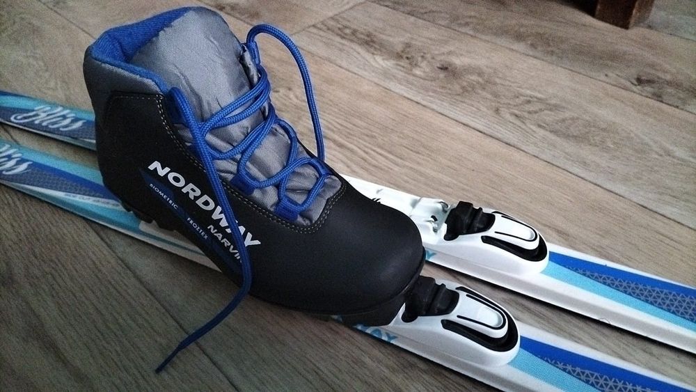 Лыжи детские  продам