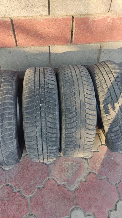 Зимние резины в хорошем состоянии