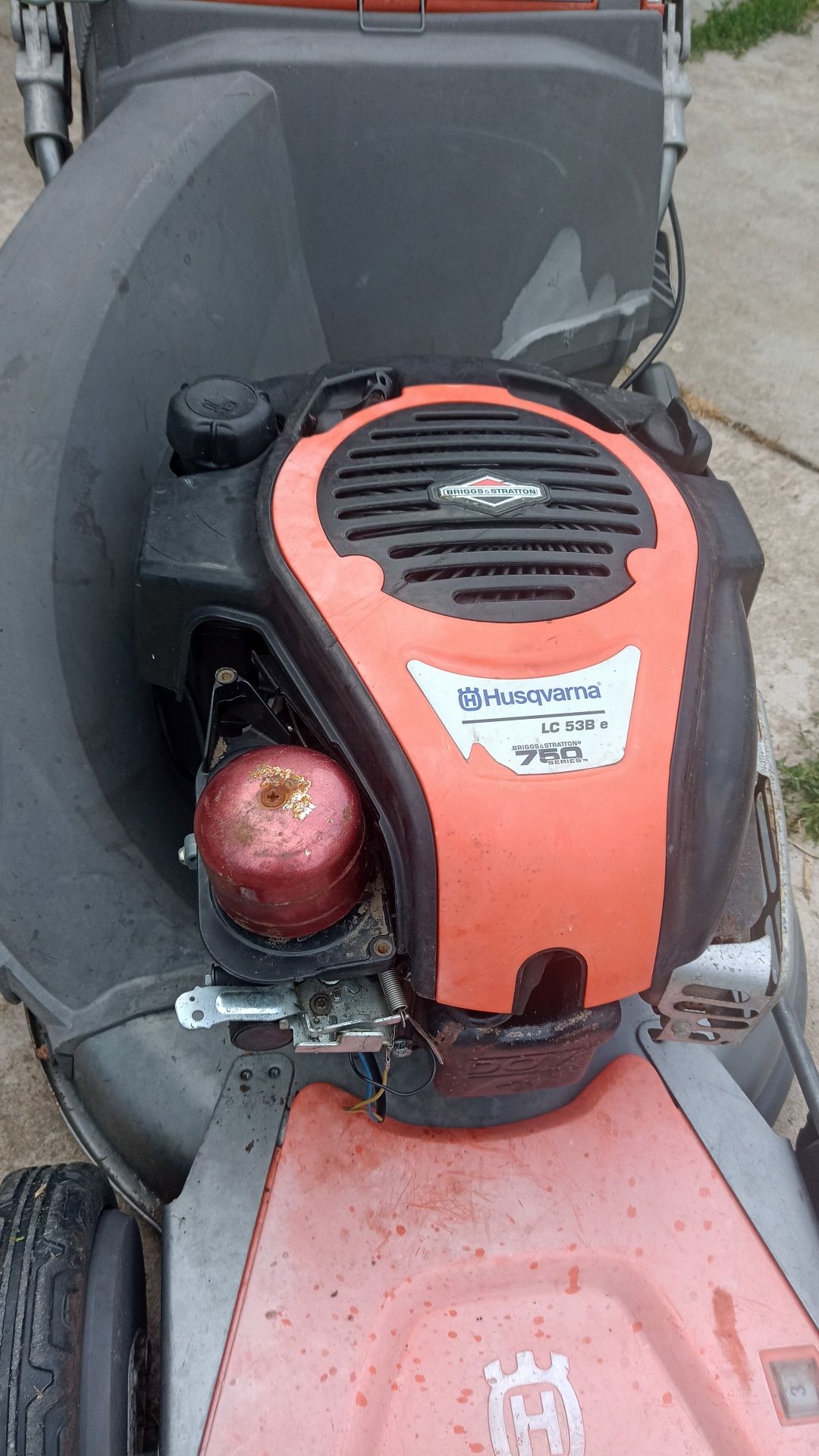 Mașina gazon Husqvarna