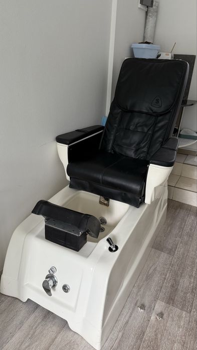 Продам педикюрное массажное кресло
