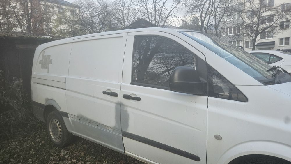 Vând Mercedes vito