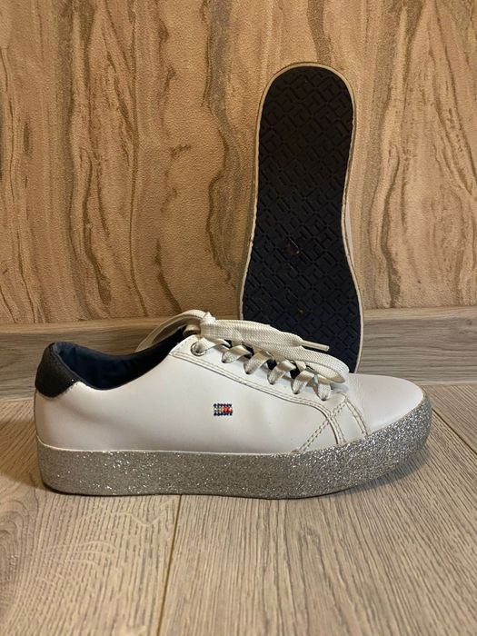 Adidași de femei Tommy Hilfiger